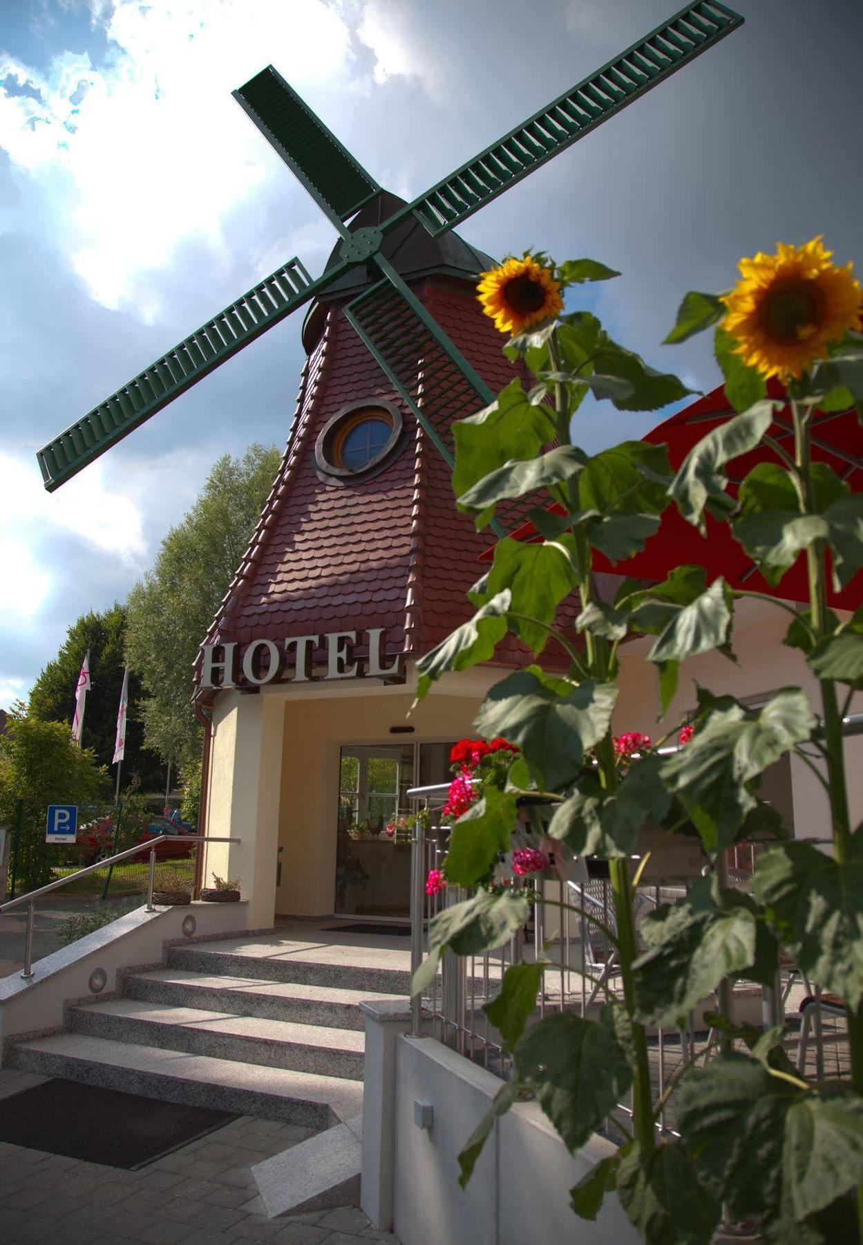 Hotel Restaurant Zur Windmuhle Ansbach Exterior photo